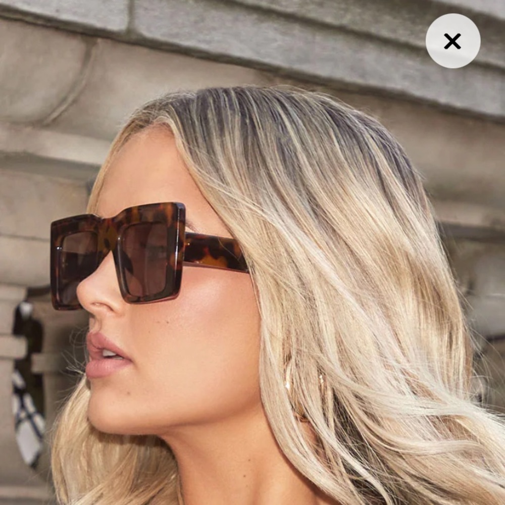 Cheetah print sunglasses